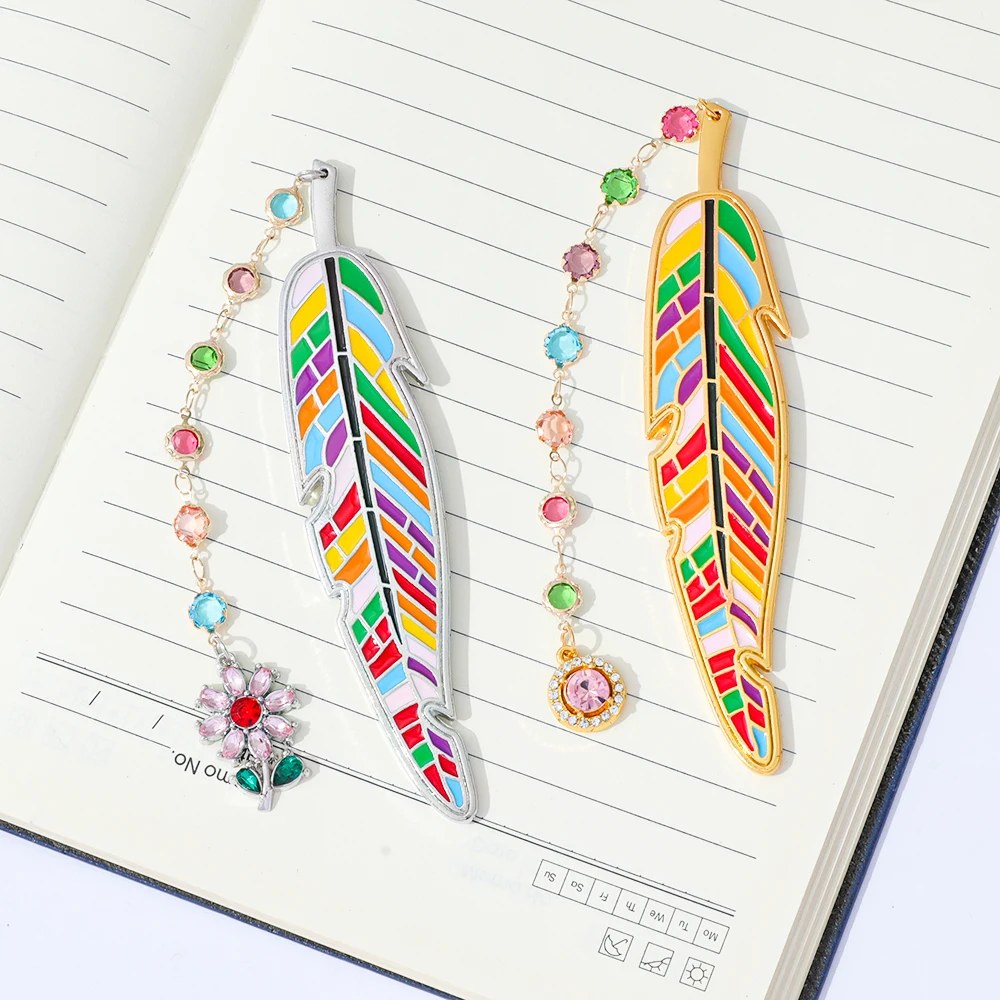 Rainbow Feather Bookmark with Chain Pendant Birthday Gift for Family and Friends Bookworm Reading Accessories
Rainbow Feather Bookmark with Chain Pendant Birthday Gift for Family and Friends Bookworm Reading Accessories