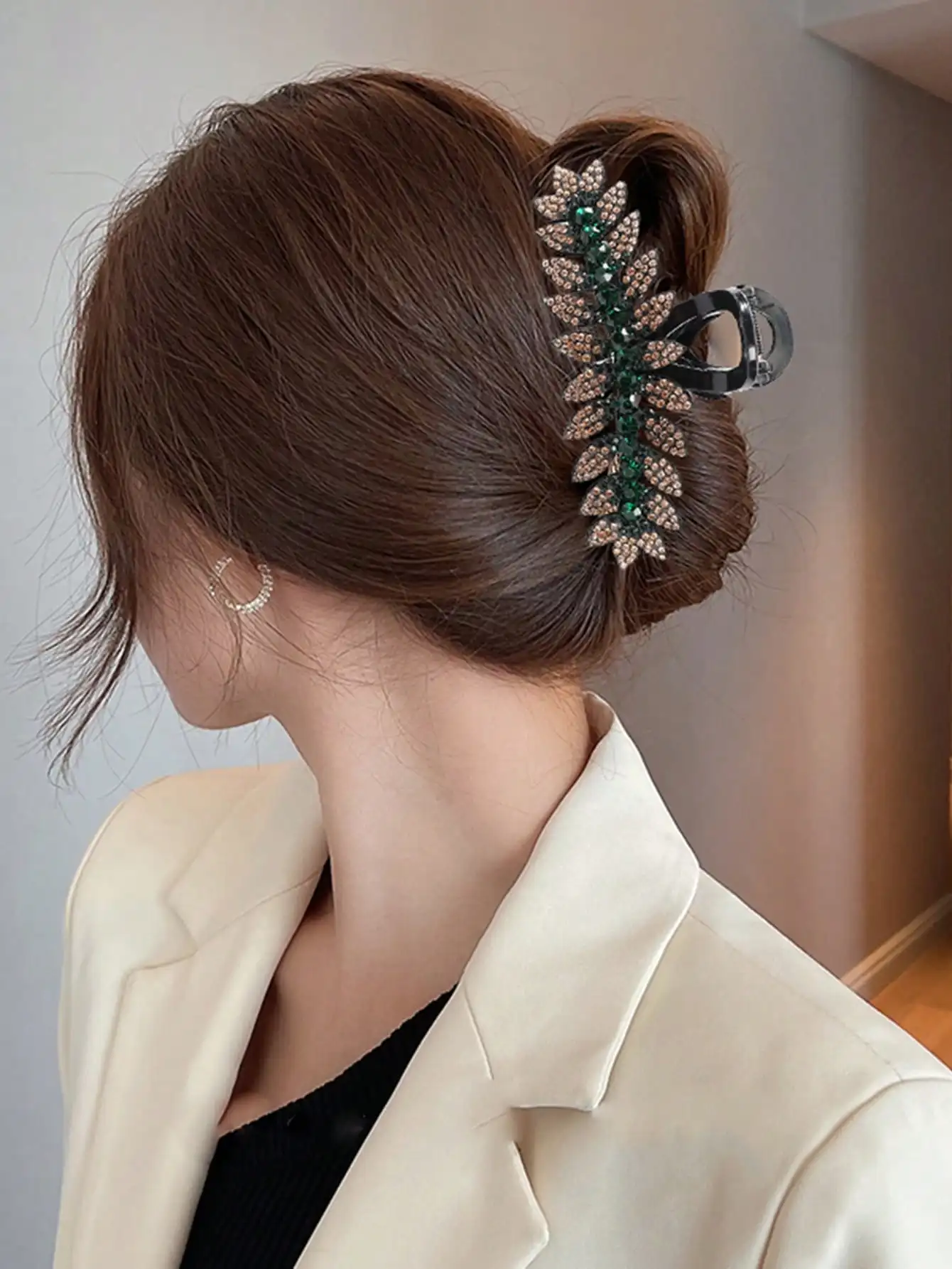 1pc Gentle Casual White Lily Flower Crystal Hair Claw Fall Fashion Women Hair Clip Autumn Hair Accessories Elegant Claw Clips Hair Clutch Clips For Hair Winter For Vacation Outfits Woman Summer Beach Holiday Essential Vacay Hair Clips,Travel,Birthday
1pc Gentle Casual White Lily Flower Crystal Hair Claw Fall Fashion Women Hair Clip Autumn Hair Accessories Elegant Claw Clips Hair Clutch Clips For Hair Winter For Vacation Outfits Woman Summer Beach Holiday Essential Vacay Hair Clips,Travel,Birthday