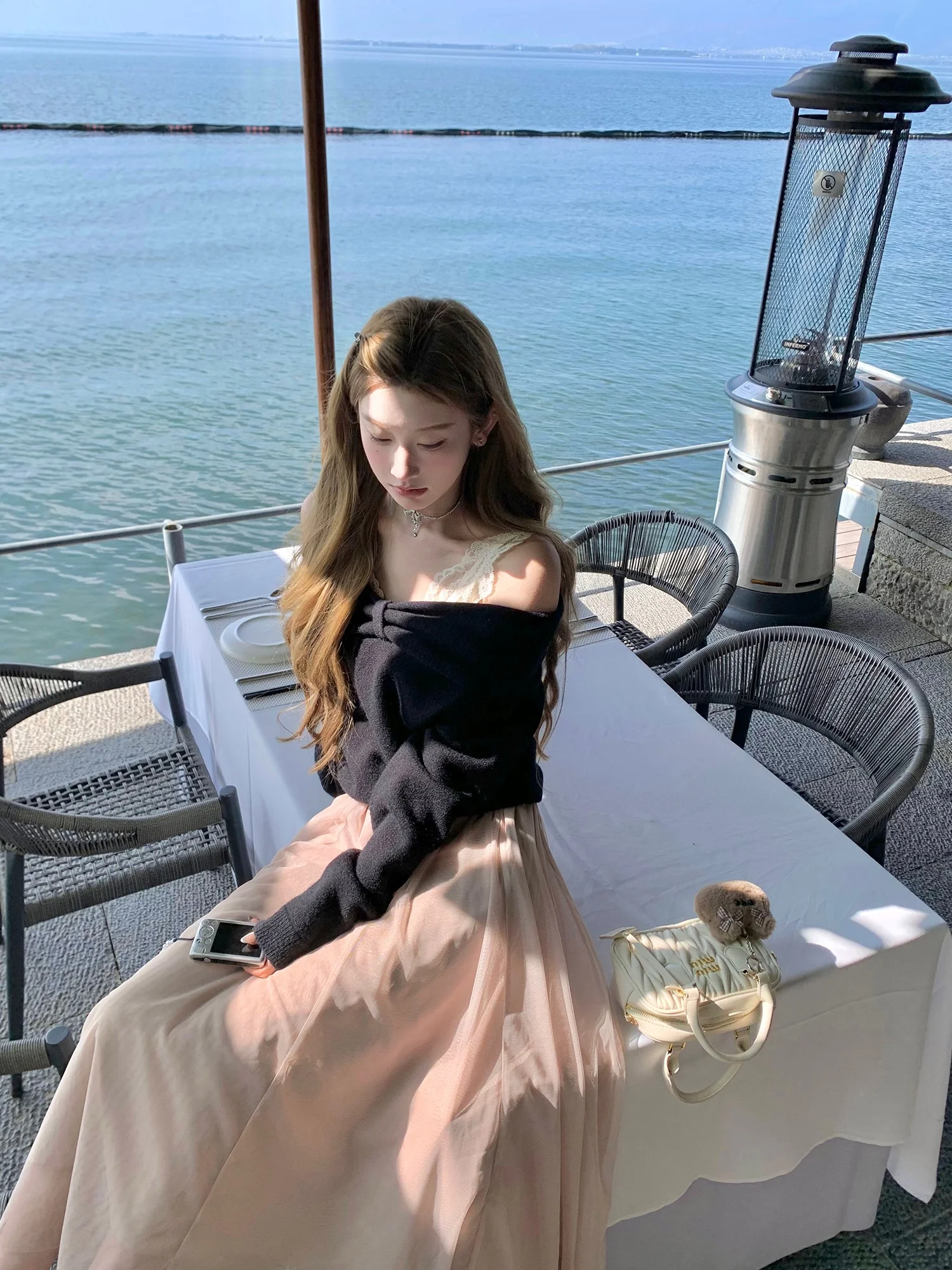 Корейский стильный кружевной вязаный топ на одно плечо с узлом, для создания праздничного образа, женская модная одежда
Корейский стильный кружевной вязаный топ на одно плечо с узлом, для создания праздничного образа, женская модная одежда