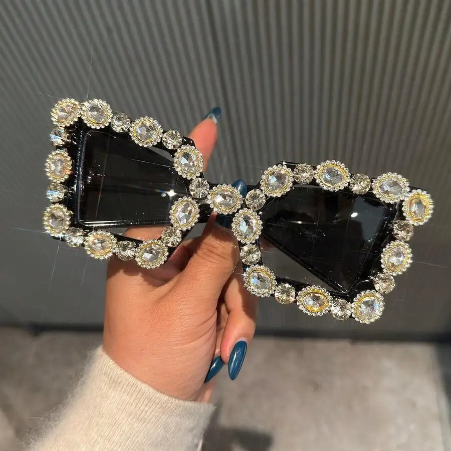 Vintage Style Full Rhinestone Large Square Frame Fashion Sunglasses For Women
Vintage Style Full Rhinestone Large Square Frame Fashion Sunglasses For Women