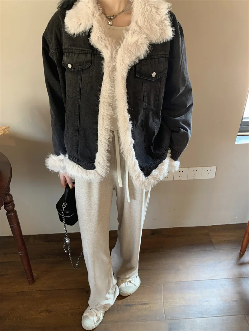 Women's Thickened Cotton Jacket With Plush Denim Cotton Jacket Popular Autumn And Winter French High-end Explosive Street Top
Women's Thickened Cotton Jacket With Plush Denim Cotton Jacket Popular Autumn And Winter French High-end Explosive Street Top