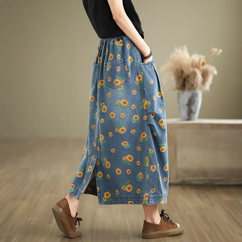 Women's Vintage Denim A Line Midi Skirt Loose Fit Slimming Printed Long Skirt for Spring Autumn Elegant Casual Outfit
Women's Vintage Denim A Line Midi Skirt Loose Fit Slimming Printed Long Skirt for Spring Autumn Elegant Casual Outfit