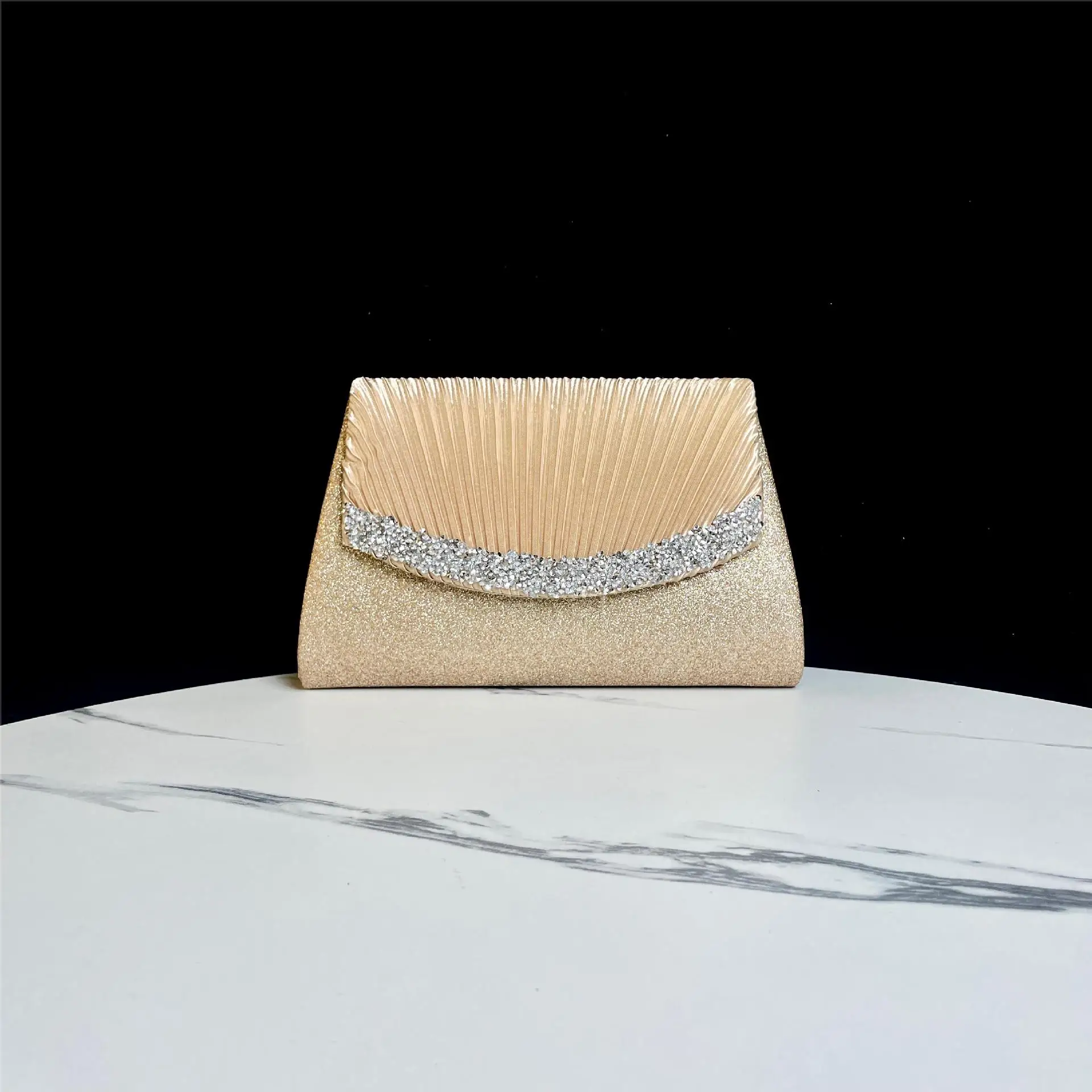 Ladies Pleated Evening Bags for Bridal Wedding Party Festival Gift with Long Chain Shoulder Bags Elegant Women Sequins Handbag
Ladies Pleated Evening Bags for Bridal Wedding Party Festival Gift with Long Chain Shoulder Bags Elegant Women Sequins Handbag