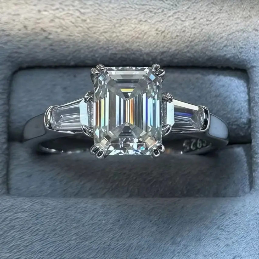 Veeie Veein Brand MST 2ct Moissanite Diamond Ring High Quality 925 Sterling Silver High Carbon Diamond Rings Jewelry
Veeie Veein Brand MST 2ct Moissanite Diamond Ring High Quality 925 Sterling Silver High Carbon Diamond Rings Jewelry