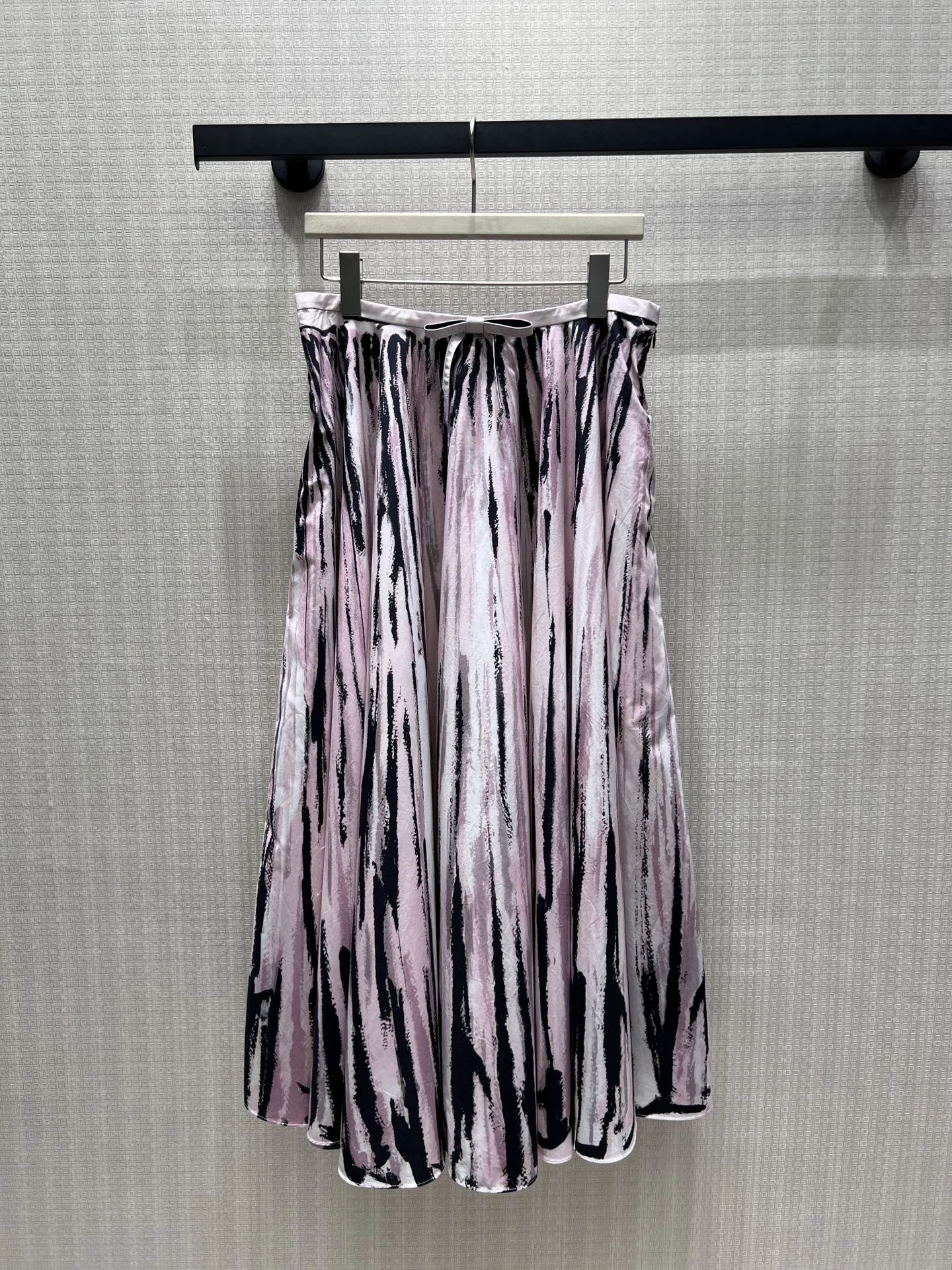 Artistic Atmosphere Water Ink Diffusion Soft Mist Powder Tone Print Midi Skirt Elegant Style A-Line Skirt High Waist Cotton
Artistic Atmosphere Water Ink Diffusion Soft Mist Powder Tone Print Midi Skirt Elegant Style A-Line Skirt High Waist Cotton