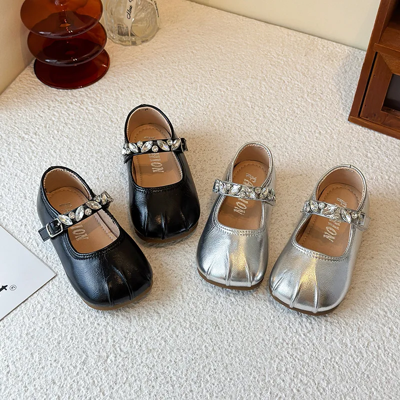 Girls PU Leather Shoes Spring Autumn New Children's Little Kids Princess Soft-soled Shallow Rhinestone School Student Loafer
Girls PU Leather Shoes Spring Autumn New Children's Little Kids Princess Soft-soled Shallow Rhinestone School Student Loafer