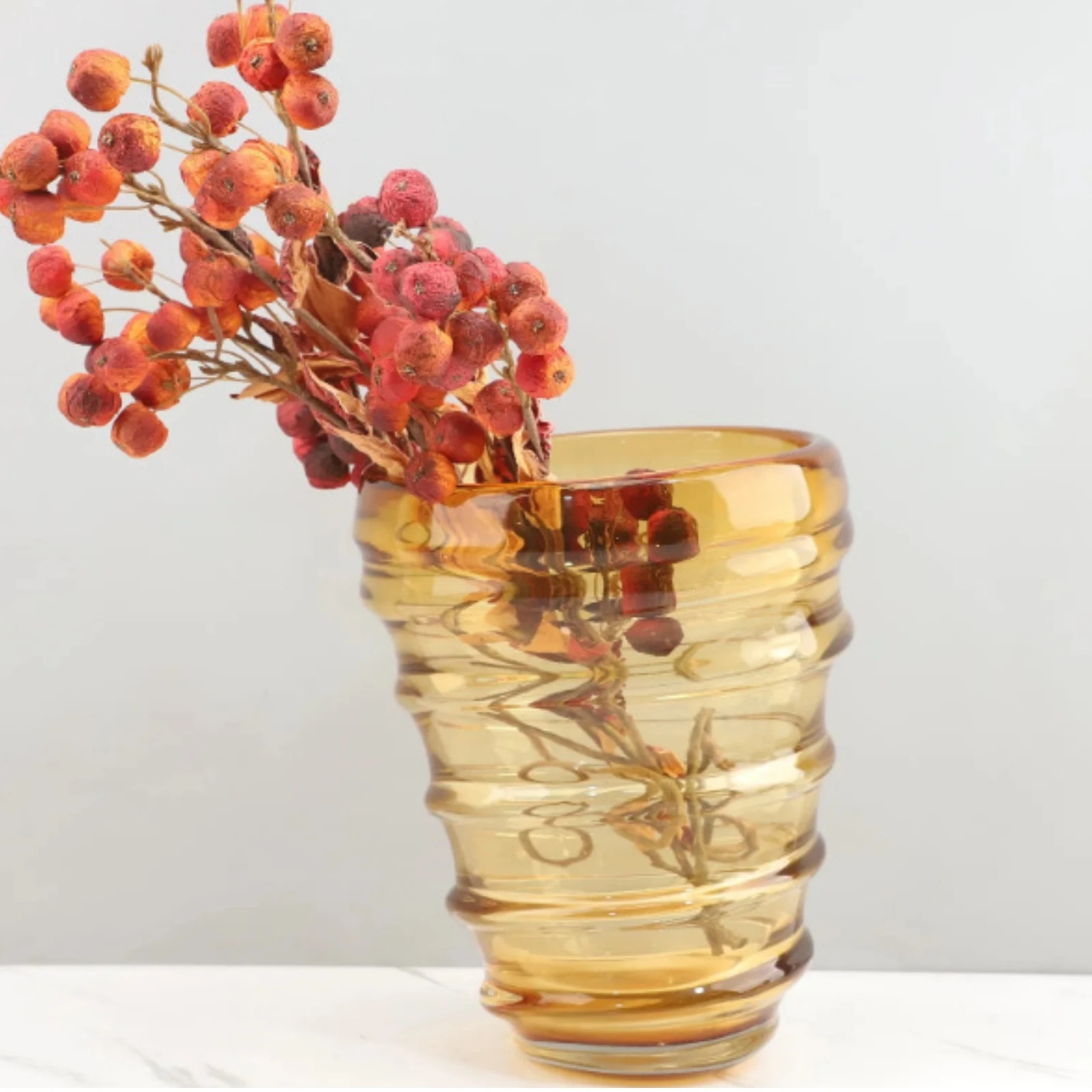 Wavy Ribbed Vase Tabletop Amber-Hued Glass Vase Room Accent Centerpiece Home Decoration Modern Design
Wavy Ribbed Vase Tabletop Amber-Hued Glass Vase Room Accent Centerpiece Home Decoration Modern Design