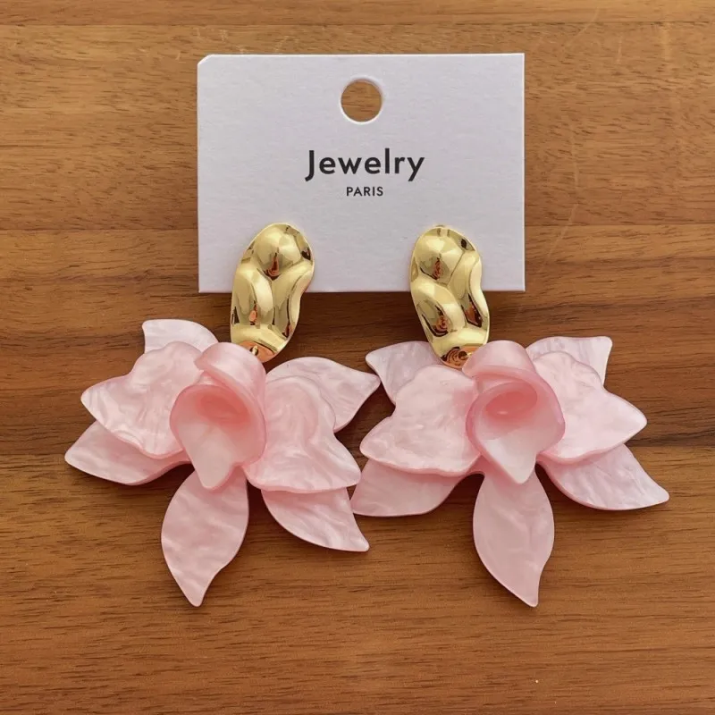 Unique Gardenia Design Elegant Flower Earrings Exaggerate Acrylic Flower Drop Earring Fashion Jewelry Wholesale Custom Packaging
Unique Gardenia Design Elegant Flower Earrings Exaggerate Acrylic Flower Drop Earring Fashion Jewelry Wholesale Custom Packaging
