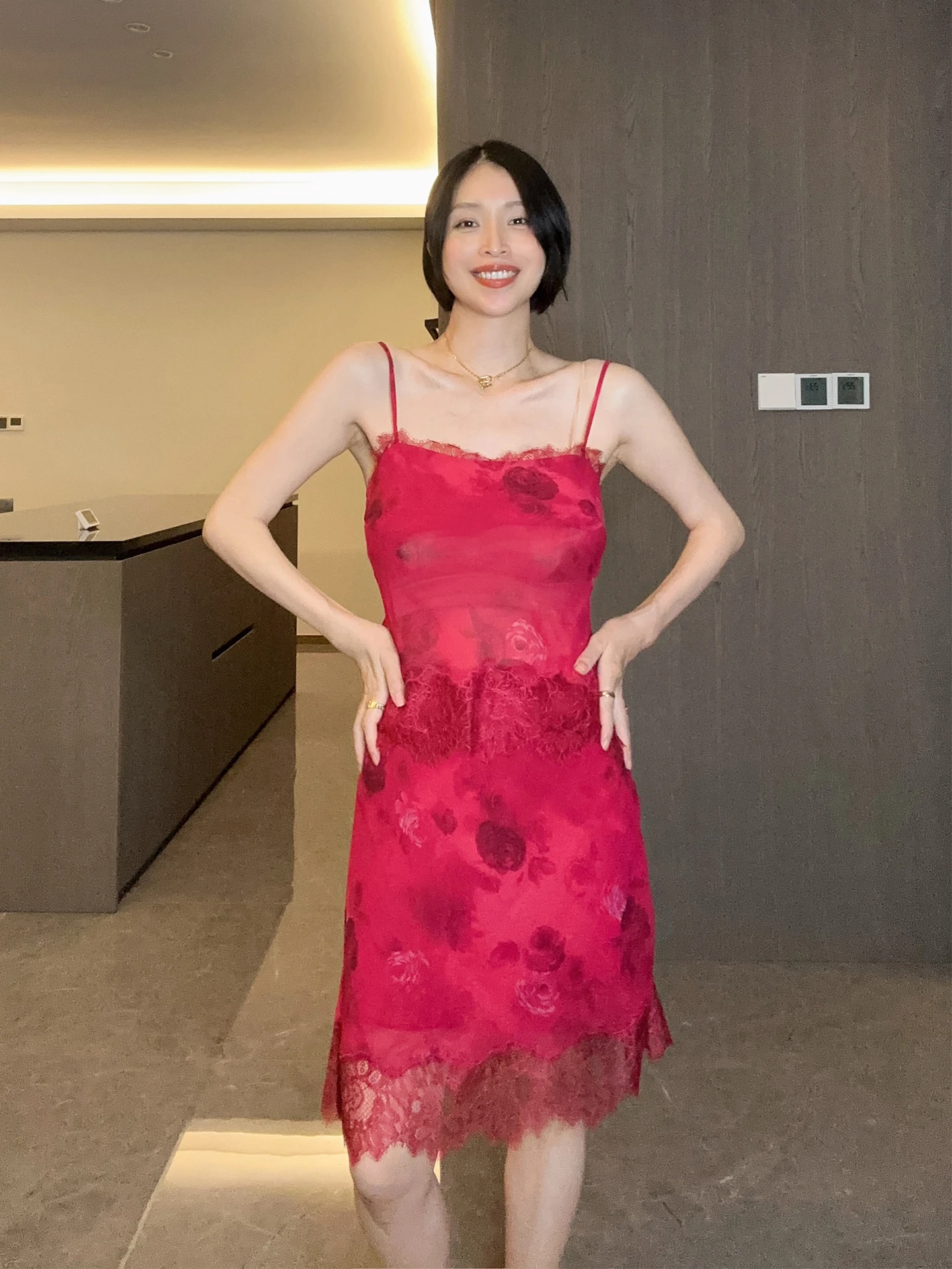 Daily Romance Summer Misty Rose Design Lace Silk Camisole Halter Top Half Skirt Set round Neckline Sleeveless Floral Pattern
Daily Romance Summer Misty Rose Design Lace Silk Camisole Halter Top Half Skirt Set round Neckline Sleeveless Floral Pattern