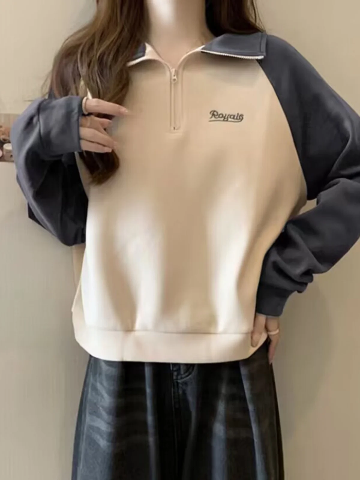 Vintage Half Zip Neck Sweatshirt Women's Loose Thin Long Sleeve Top Trendy Ins Korean Style Short Length Color Block
Vintage Half Zip Neck Sweatshirt Women's Loose Thin Long Sleeve Top Trendy Ins Korean Style Short Length Color Block
