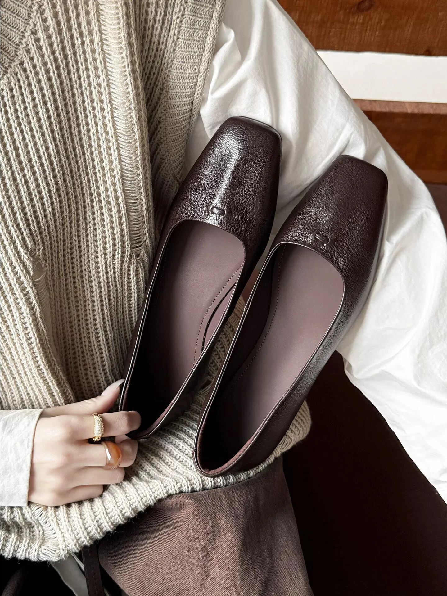 Soft Leather Spring Summer New Style Women's Flats Comfortable Low Heel Slope Heel Soft Bottom Not Tired Foot Bean Shoes
Soft Leather Spring Summer New Style Women's Flats Comfortable Low Heel Slope Heel Soft Bottom Not Tired Foot Bean Shoes