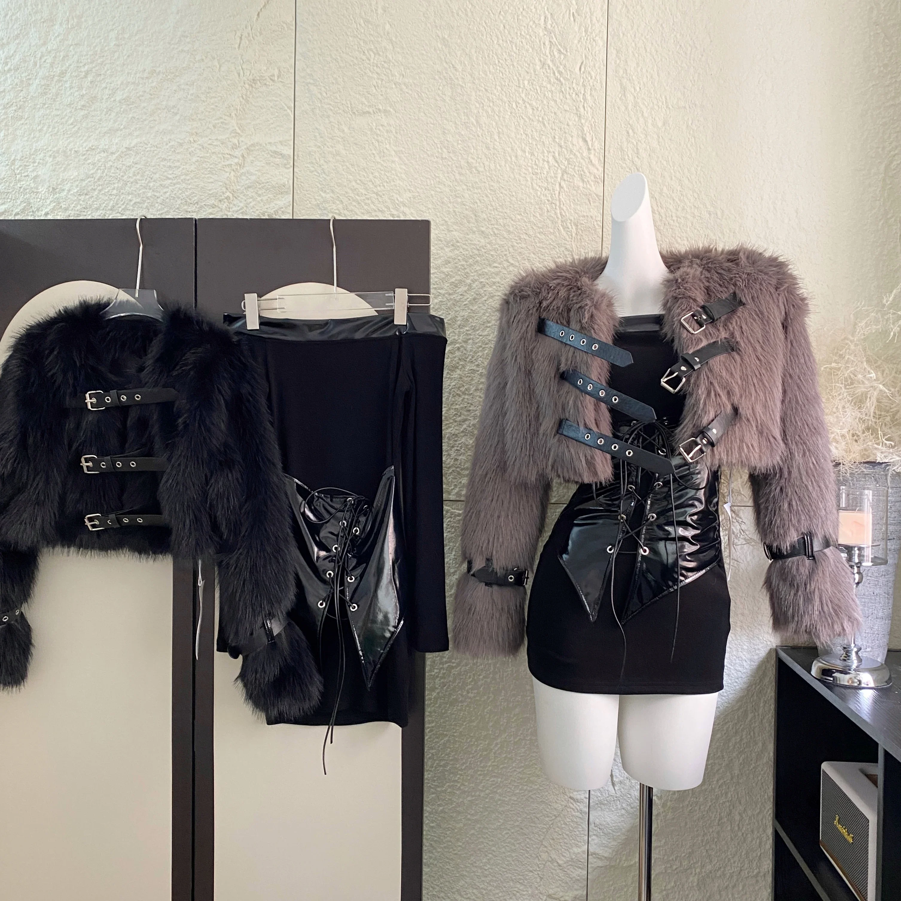 2024 New Temperament and Environmentally Friendly Fur Belt Design Quilted Short Slim Plush Coat Suit for Autumn and Winter
2024 New Temperament and Environmentally Friendly Fur Belt Design Quilted Short Slim Plush Coat Suit for Autumn and Winter