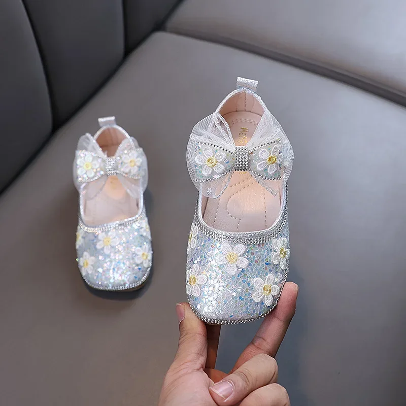 Girl Dresses Casual Shoes Spring and Autumn Sequins Kids Leather Shoes Sweet Sequins Versatile Children Princess Shoes Fashion
Girl Dresses Casual Shoes Spring and Autumn Sequins Kids Leather Shoes Sweet Sequins Versatile Children Princess Shoes Fashion