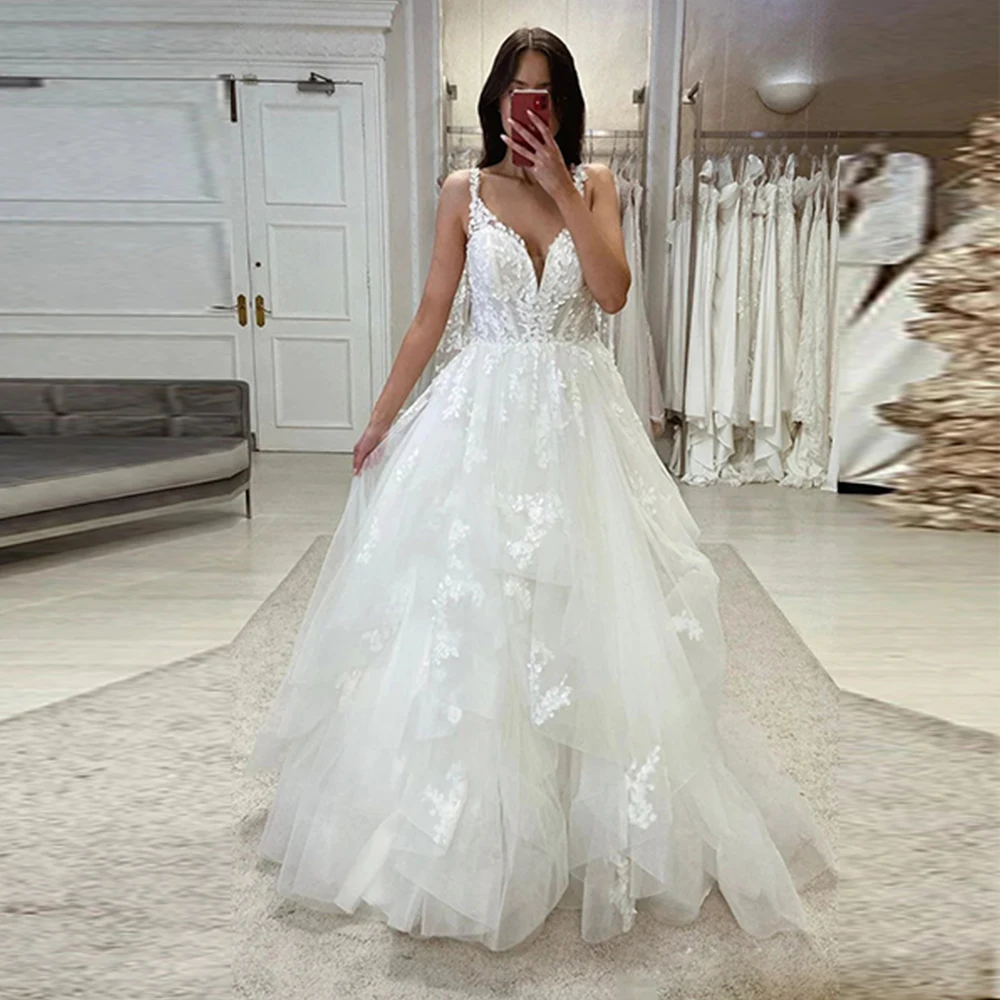 Vintage Fascinating Bride Wedding Dresses Slimming Women Lace Applique V Neck Beautiful Off Shoulder Sleeveless Bridal Gown 2023
Vintage Fascinating Bride Wedding Dresses Slimming Women Lace Applique V Neck Beautiful Off Shoulder Sleeveless Bridal Gown 2023