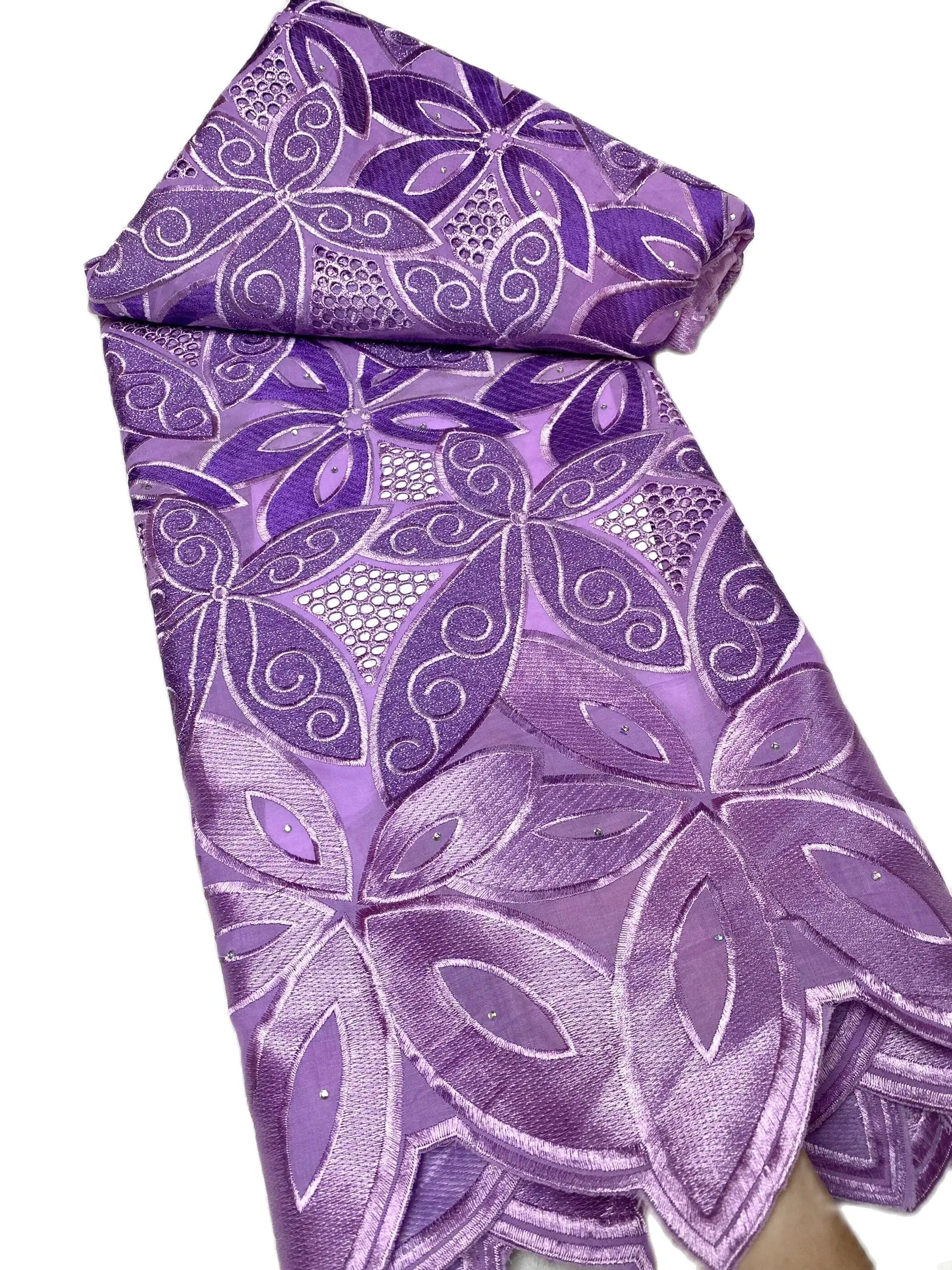 Nigerian lace fabric with stones for sewing wedding occasional wear dress 5 yards high quality purple african lace fabric Y3151
Nigerian lace fabric with stones for sewing wedding occasional wear dress 5 yards high quality purple african lace fabric Y3151