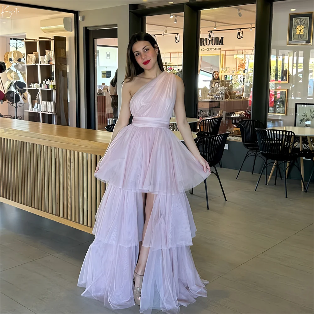 Kyoto Customized Purple One Shoulder Tiered Ruffle Bridesmaid Dress High-low robe mariage invité Floor-Length Wedding Guest Gown
Kyoto Customized Purple One Shoulder Tiered Ruffle Bridesmaid Dress High-low robe mariage invité Floor-Length Wedding Guest Gown