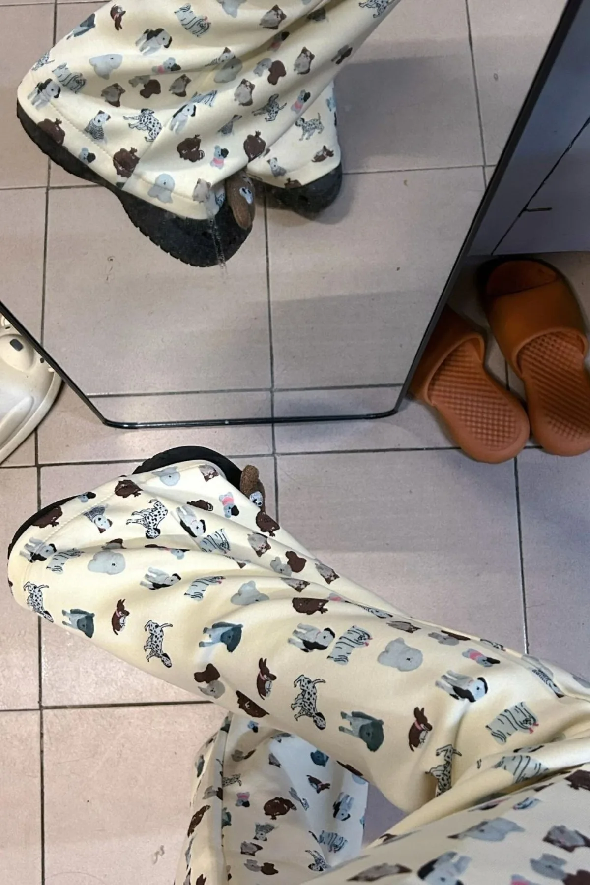Cute Dog Full Print Micro Flared Pants for Women 2025 New Fashion Style Drawstring Slim Fit and Lazy Casual Home Sports Pants
Cute Dog Full Print Micro Flared Pants for Women 2025 New Fashion Style Drawstring Slim Fit and Lazy Casual Home Sports Pants