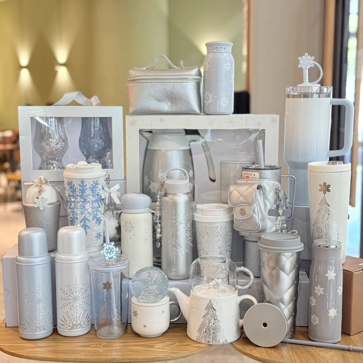 Hot 2025 Bk New Christmas Snow Wonderland Series Stainless Steel Straw Ceramic Mark Insulated Cup Coffee Cup Christmas Gift
Hot 2025 Bk New Christmas Snow Wonderland Series Stainless Steel Straw Ceramic Mark Insulated Cup Coffee Cup Christmas Gift