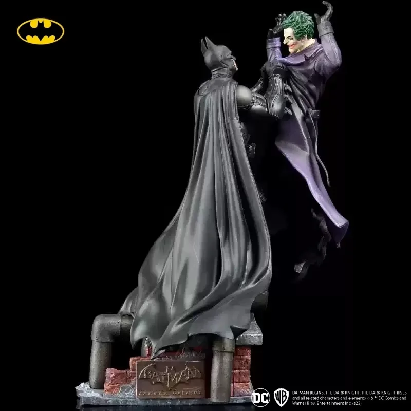 New Genuine Dc Batman Vs The Joker Scene Model Toys Holiday Gift Collectibles Desktop Ornaments In Stock 
New Genuine Dc Batman Vs The Joker Scene Model Toys Holiday Gift Collectibles Desktop Ornaments In Stock