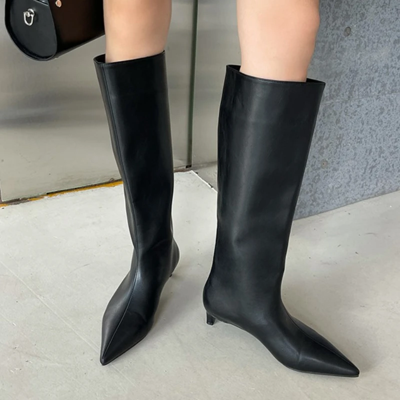 Women High Boots Pointed Toe Knee High Heels Shoes Designer 2025 Trend New Fashion Winter Knight's Boots Sexy Woman Pumps Botas
Women High Boots Pointed Toe Knee High Heels Shoes Designer 2025 Trend New Fashion Winter Knight's Boots Sexy Woman Pumps Botas