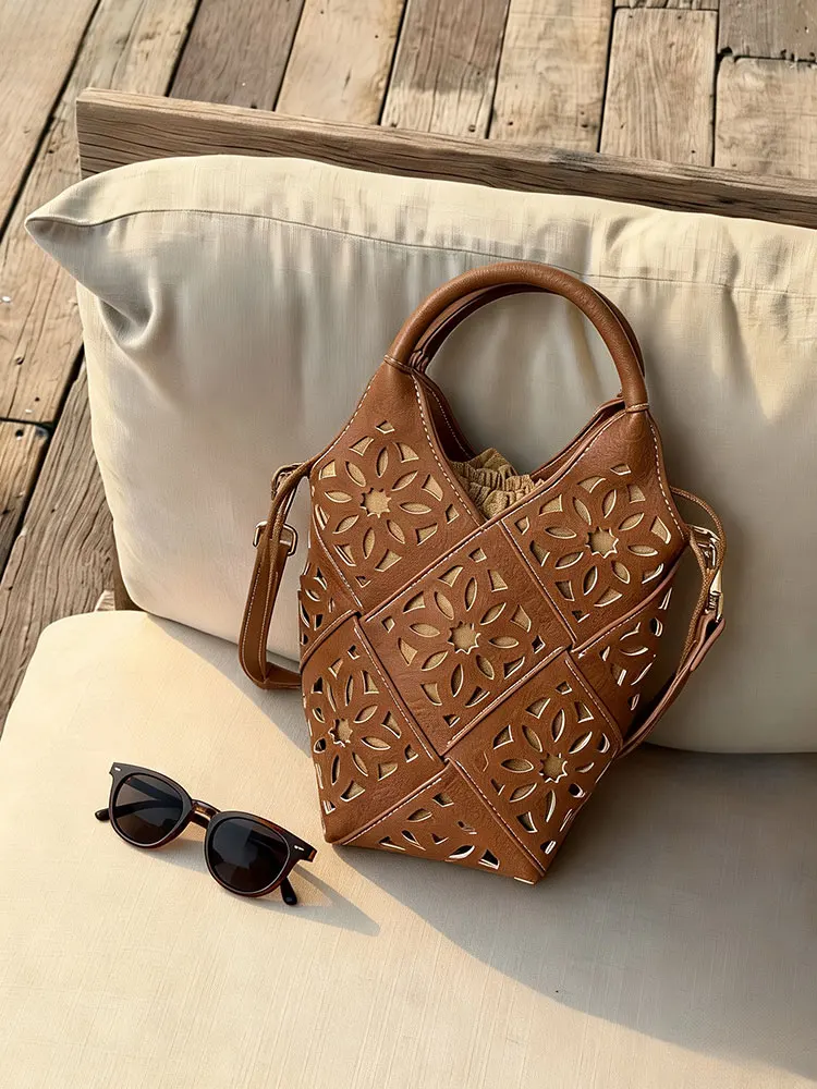 Café Au Lait Bucket Handbag Women's Summer 2026 New Luxury Lightweight Vacation Beach Handbag Casual Single Shoulder Bag
Café Au Lait Bucket Handbag Women's Summer 2026 New Luxury Lightweight Vacation Beach Handbag Casual Single Shoulder Bag