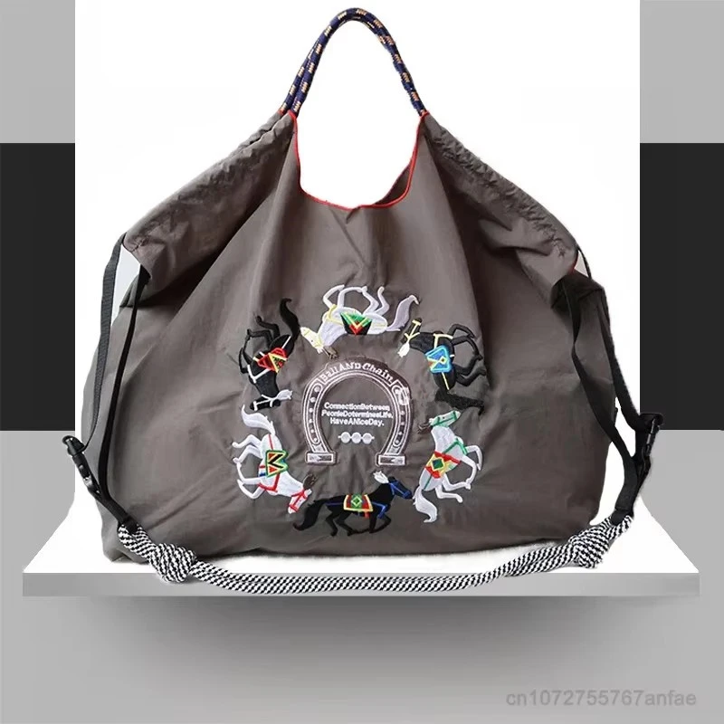 Women Bag Large Capacity Totes Shopper Bag for Women Handbag Luxury Cloth Shoulder Bag Retro Female Trend Casual Tote Designer
Women Bag Large Capacity Totes Shopper Bag for Women Handbag Luxury Cloth Shoulder Bag Retro Female Trend Casual Tote Designer