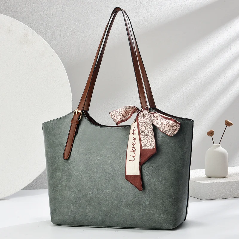 Vintage Oil Leather Tote Bag for Women, Simple Textured Shoulder Bag, Practical Commuting Underarm Bag
Vintage Oil Leather Tote Bag for Women, Simple Textured Shoulder Bag, Practical Commuting Underarm Bag