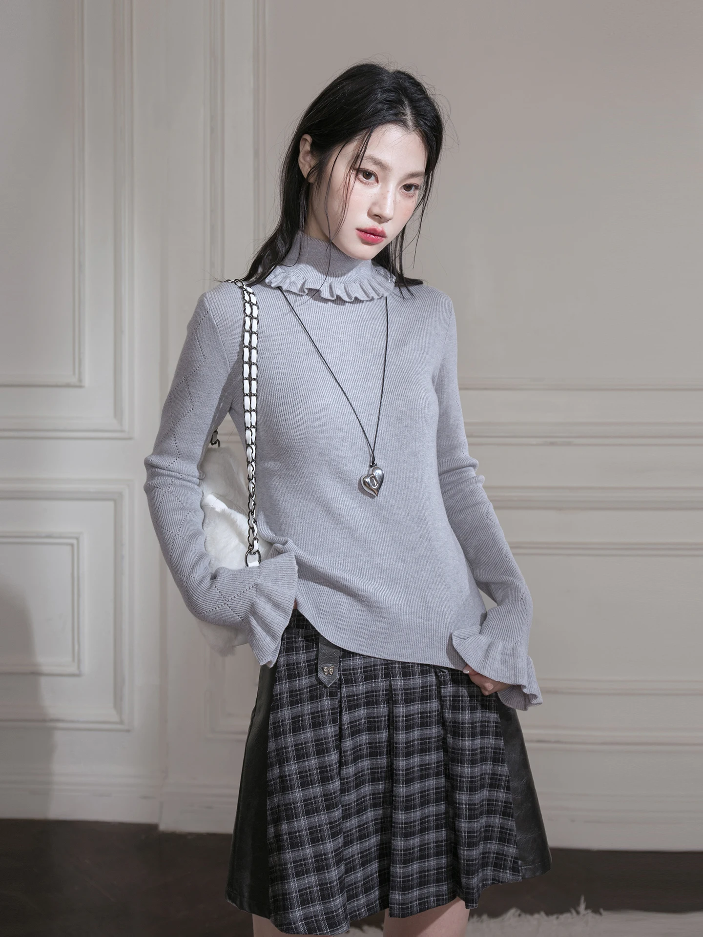 COTRE Beautiful Base Pearl Poer in Silver ey Silk Wool Lace Collar Base Sweater Women's Slim Fit Sle Long Sve High Ne
COTRE Beautiful Base Pearl Poer in Silver ey Silk Wool Lace Collar Base Sweater Women's Slim Fit Sle Long Sve High Ne