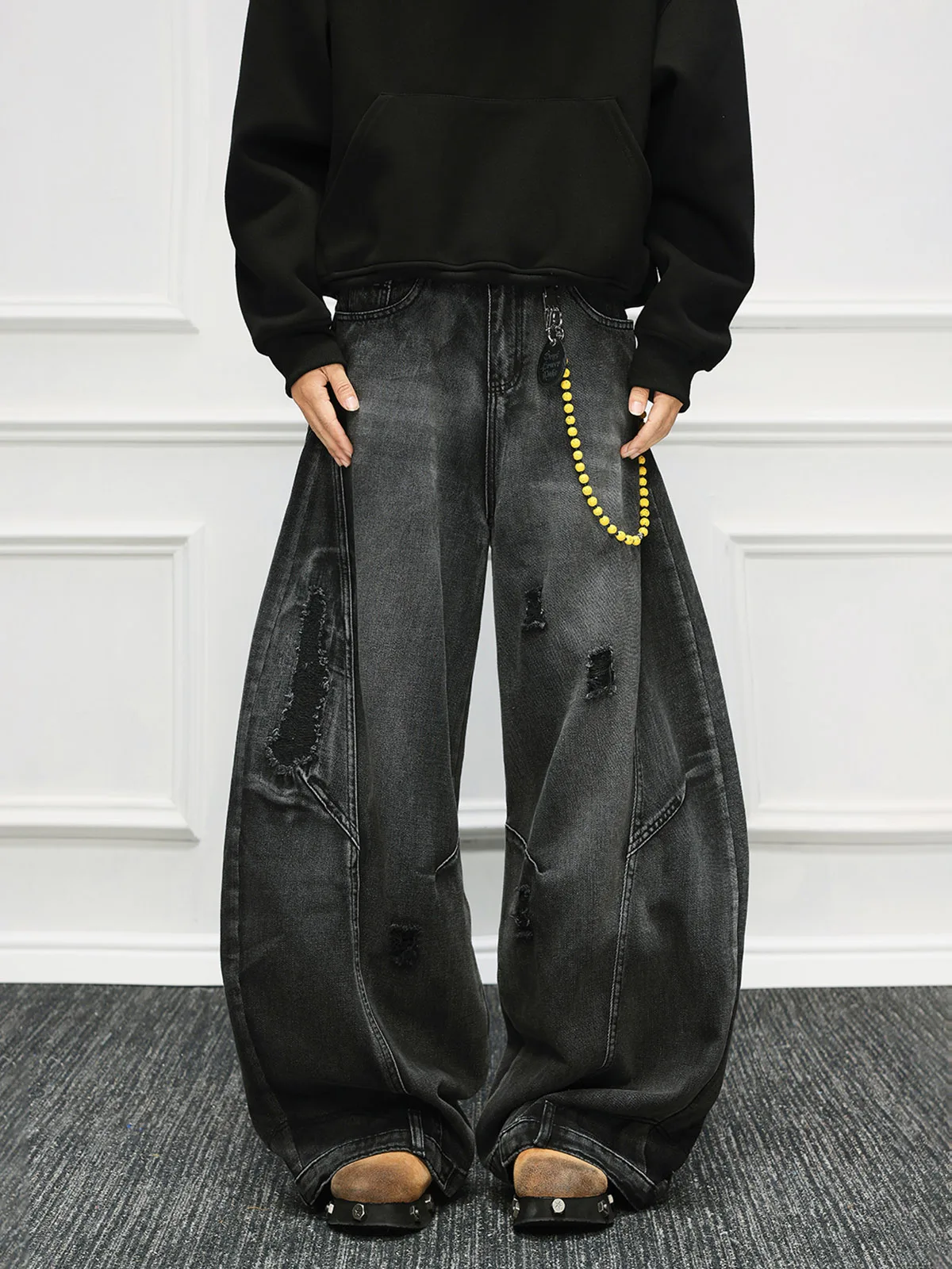 Washed Distressed Men's Jeans Loose Straight Leg Torn Hole American Style Deconstructed Vintage Loose Wide Leg Knife Pants
Washed Distressed Men's Jeans Loose Straight Leg Torn Hole American Style Deconstructed Vintage Loose Wide Leg Knife Pants