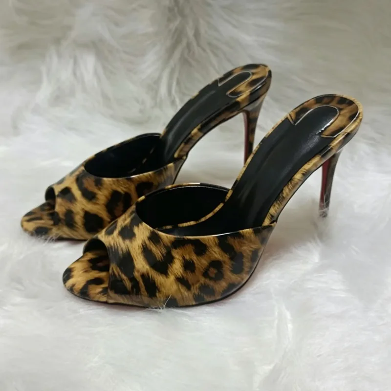 2026 summer sexy leopard print pointed thin heel high-heeled slippers for women,fashionable round toe open toe sandals for women
2026 summer sexy leopard print pointed thin heel high-heeled slippers for women,fashionable round toe open toe sandals for women