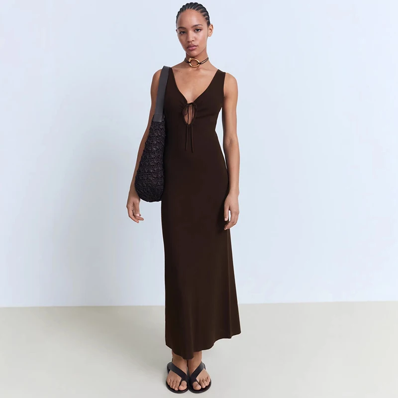 Typhaland 2026 Summer New Knitted Dress V neck Sleeveless Hollow Sexy Vacation Long Dress Women's Fashion Solid Sweater Dress
Typhaland 2026 Summer New Knitted Dress V neck Sleeveless Hollow Sexy Vacation Long Dress Women's Fashion Solid Sweater Dress