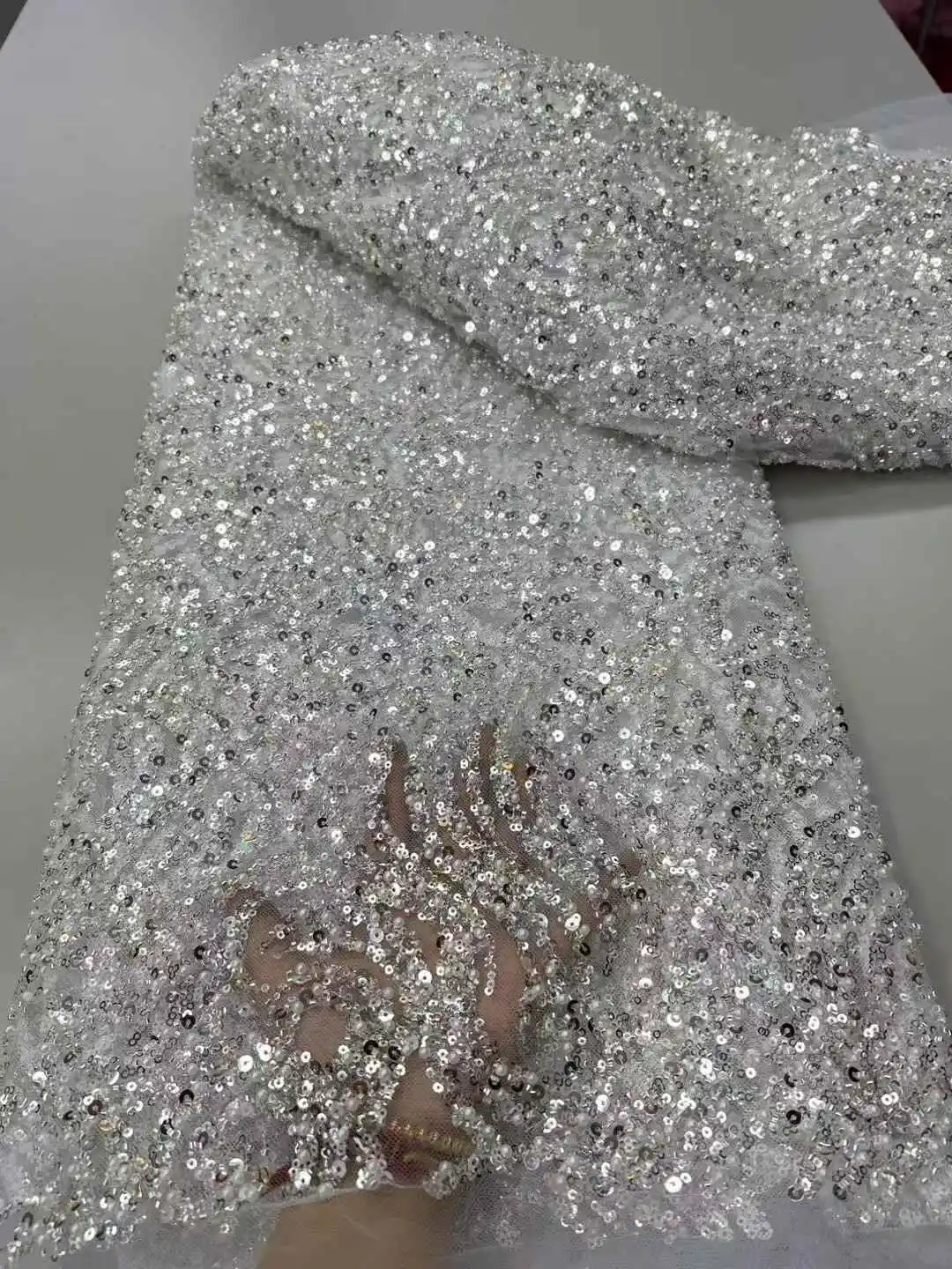 Luxury Beaded Lace Fabric Bridal Fabric 2025 High-end Wedding Fabrics French Nigerian Sequins Beads Embroidered on Tulle 5 Yards
Luxury Beaded Lace Fabric Bridal Fabric 2025 High-end Wedding Fabrics French Nigerian Sequins Beads Embroidered on Tulle 5 Yards