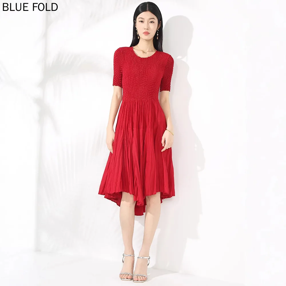 Miyake Women's Hand-Pleated round Neck Pullover Midi Dress Elegant Summer New Waist-Cinching Versatile Pleated Dress
Miyake Women's Hand-Pleated round Neck Pullover Midi Dress Elegant Summer New Waist-Cinching Versatile Pleated Dress