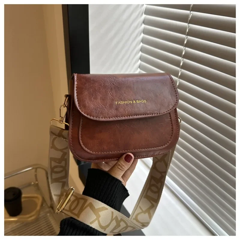 Popular Crossbody Bag Women New High-grade Retro Small Female Crossbody Bag Autumn Fashion Texture Luxury Brand Shoulder Bag
Popular Crossbody Bag Women New High-grade Retro Small Female Crossbody Bag Autumn Fashion Texture Luxury Brand Shoulder Bag