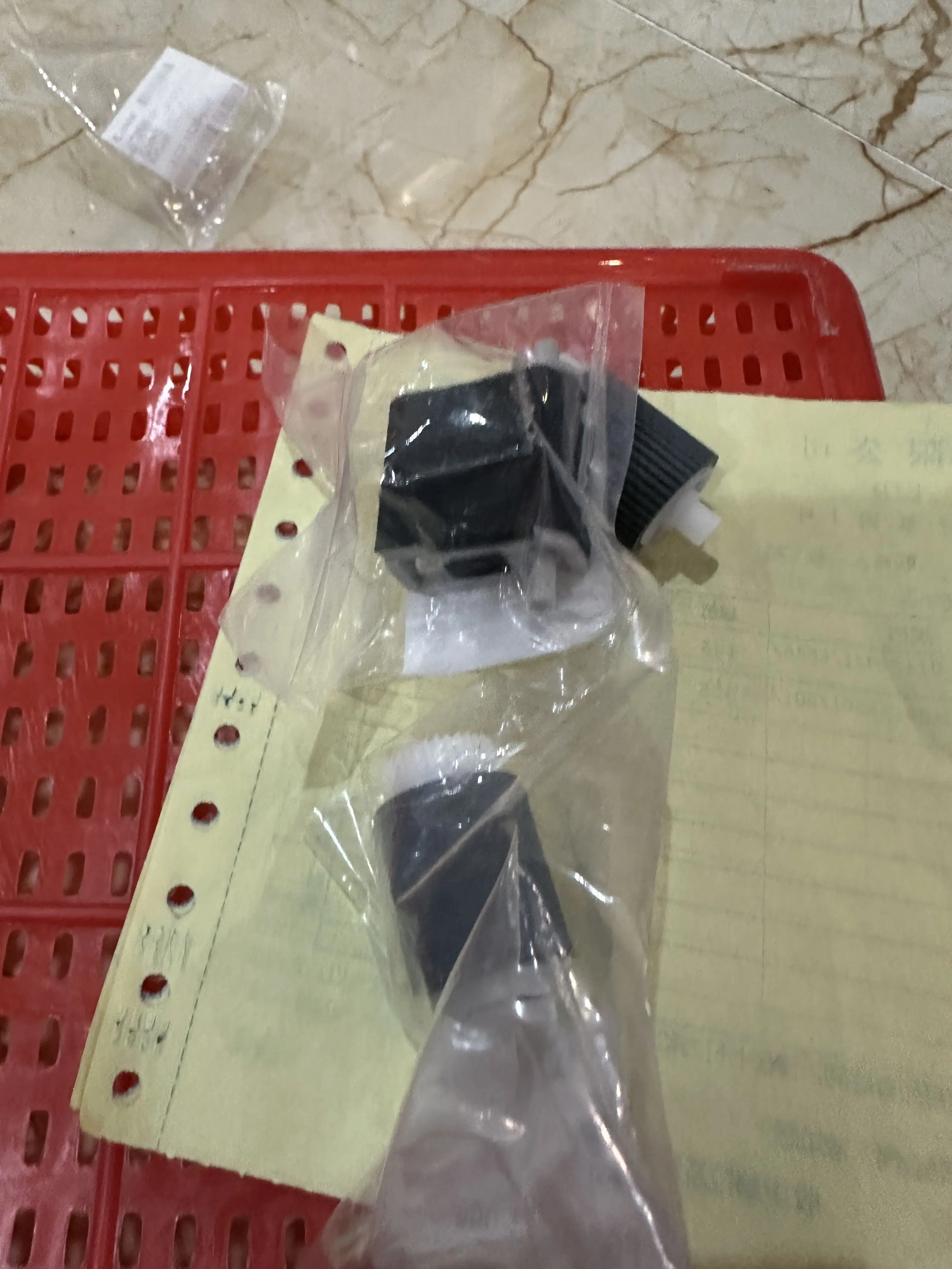 DADF-AB1MK ADF MAINTENANCE KIT Разделительная накладка ролика подачи захвата для Canon 2520 2525 2530 2002 2202 2204 2016 2020 2116 2120
DADF-AB1MK ADF MAINTENANCE KIT Разделительная накладка ролика подачи захвата для Canon 2520 2525 2530 2002 2202 2204 2016 2020 2116 2120