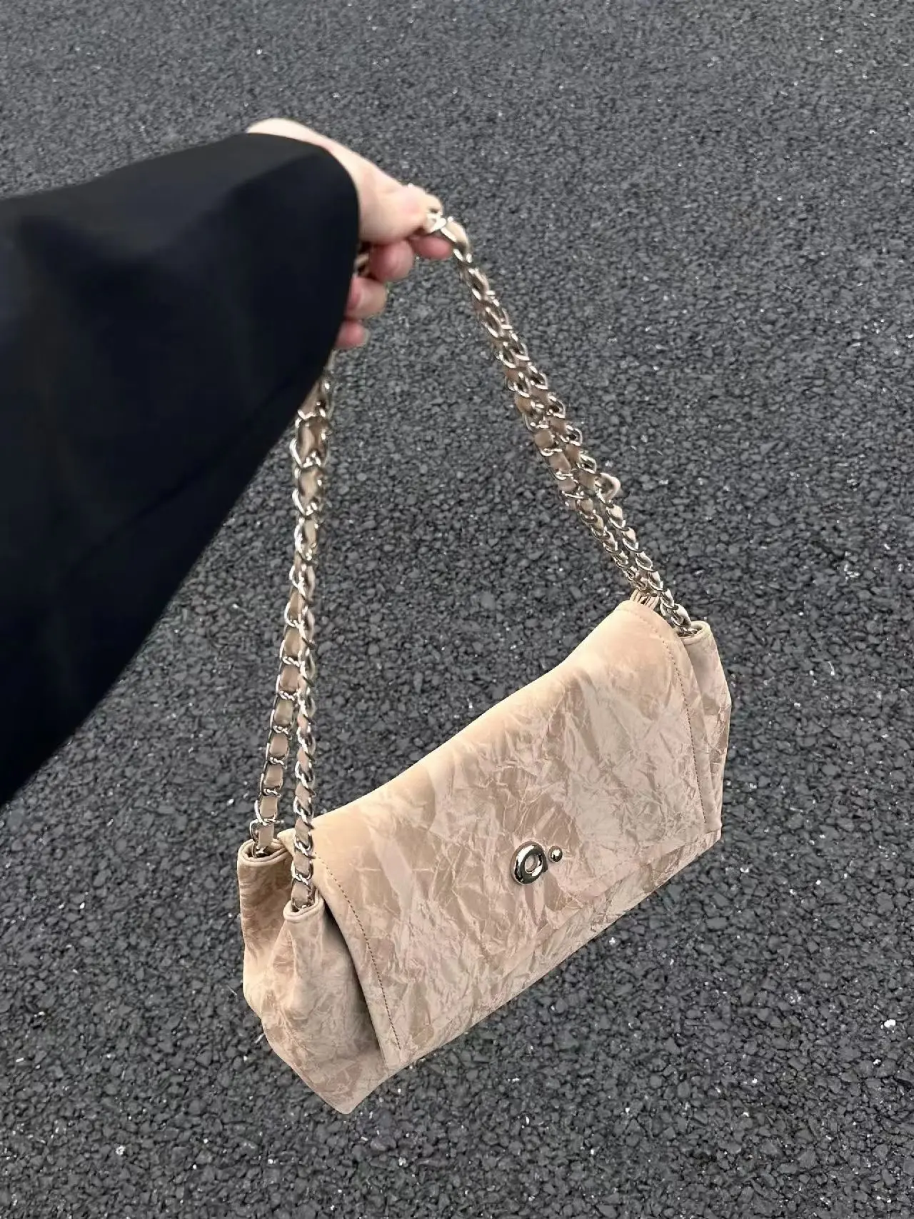 MBTI Elegant Womens Shoulder Bag Korean Style Luxury Designer Fashion New in Handbag All-match Aesthetic Exquisite Female Bag
MBTI Elegant Womens Shoulder Bag Korean Style Luxury Designer Fashion New in Handbag All-match Aesthetic Exquisite Female Bag