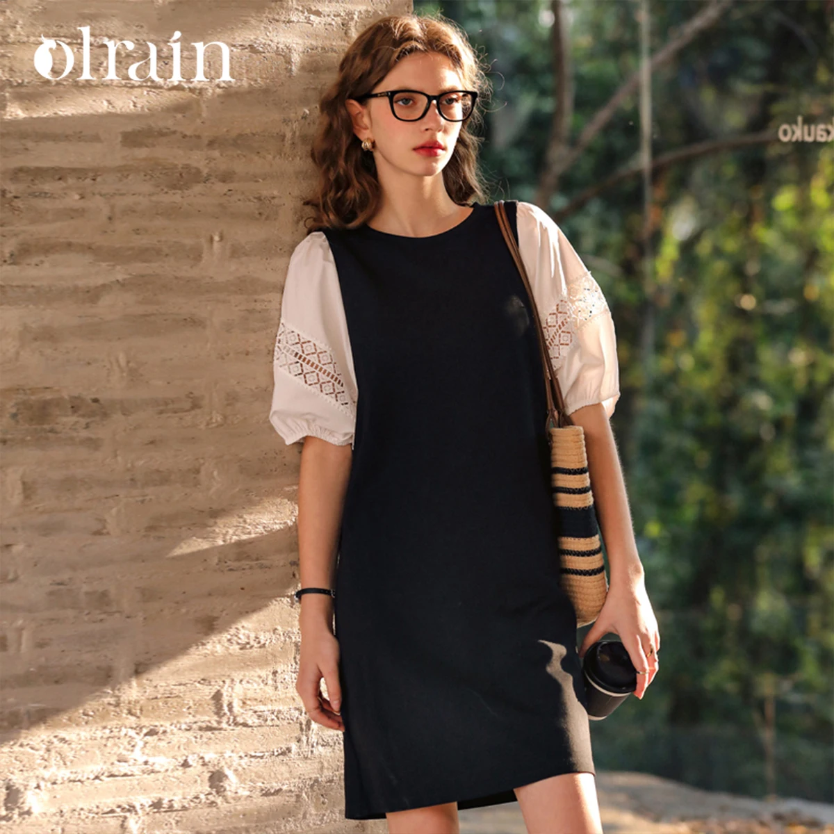 OLrain Women Summer Dresses 2026 French Hollow Out Lantern Sleeve Dress Elegant Lace Splicing O-neck Ladies Dress O24XL83533
OLrain Women Summer Dresses 2026 French Hollow Out Lantern Sleeve Dress Elegant Lace Splicing O-neck Ladies Dress O24XL83533