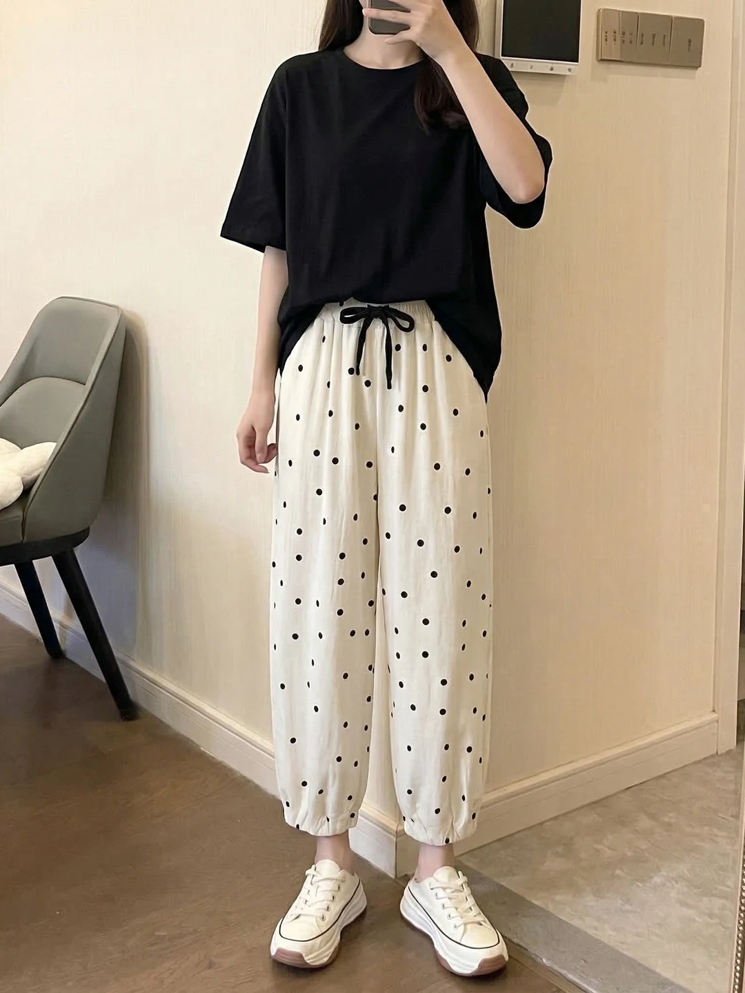 Summer Thin Casual Pants Women's Polka Dot Loose Fit High Waist Lantern Pants Slimming Hip Covering Korean Style Commute
Summer Thin Casual Pants Women's Polka Dot Loose Fit High Waist Lantern Pants Slimming Hip Covering Korean Style Commute