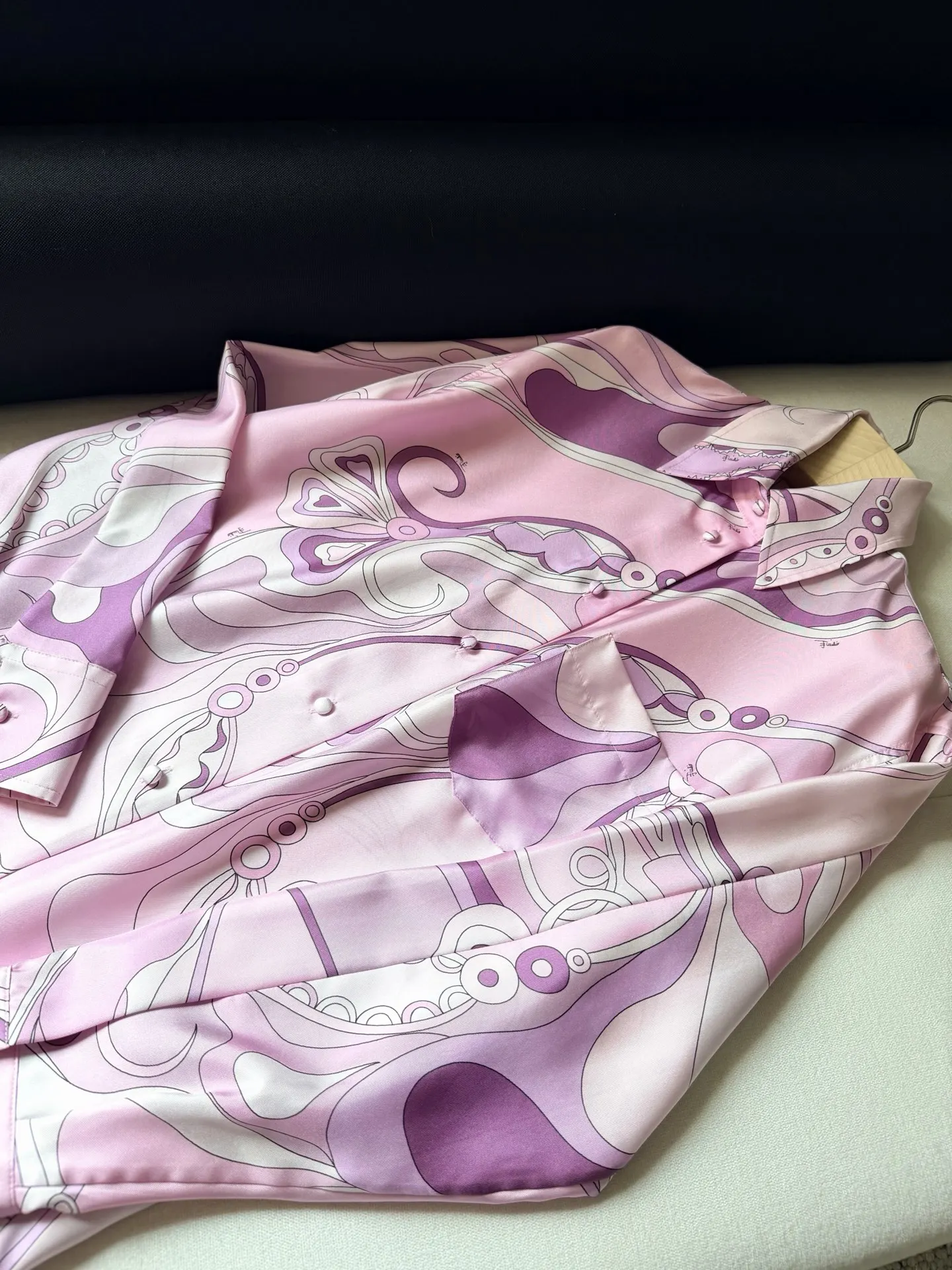 Women's Purple Pink Silk Shirt Single Breasted Turn-Down Collar Long Sleeved Shirt
Women's Purple Pink Silk Shirt Single Breasted Turn-Down Collar Long Sleeved Shirt