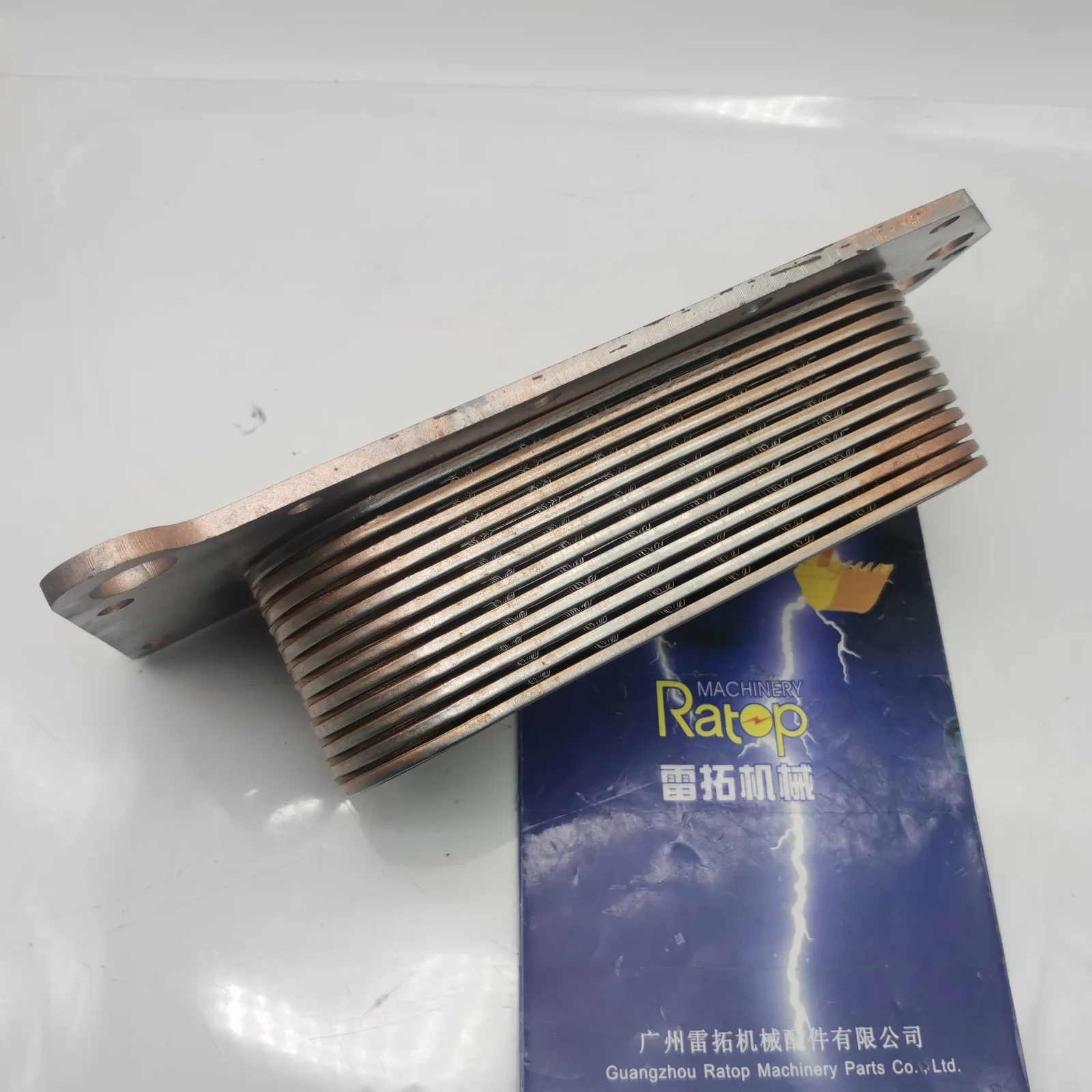 Oil Cooler 6743-61-2210 3918175 3974815 Engine 6CT for Komatsu Excavator PC300-7 PC300-8 PC350-7 PC360-7 
Oil Cooler 6743-61-2210 3918175 3974815 Engine 6CT for Komatsu Excavator PC300-7 PC300-8 PC350-7 PC360-7