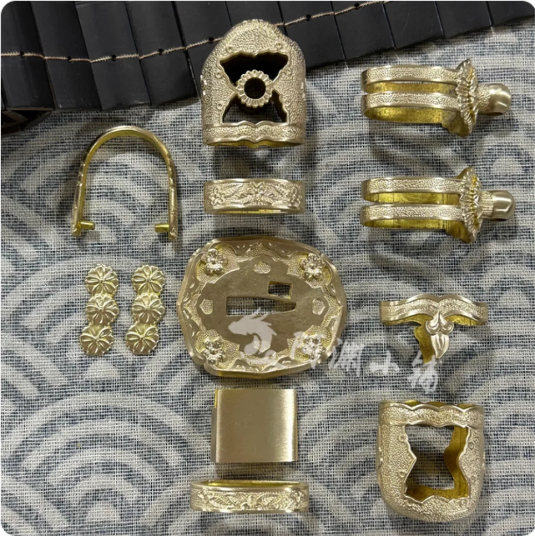 High Quality Complete Set of Pure Brass Accessories for Type 98 Military Katana Sword
High Quality Complete Set of Pure Brass Accessories for Type 98 Military Katana Sword