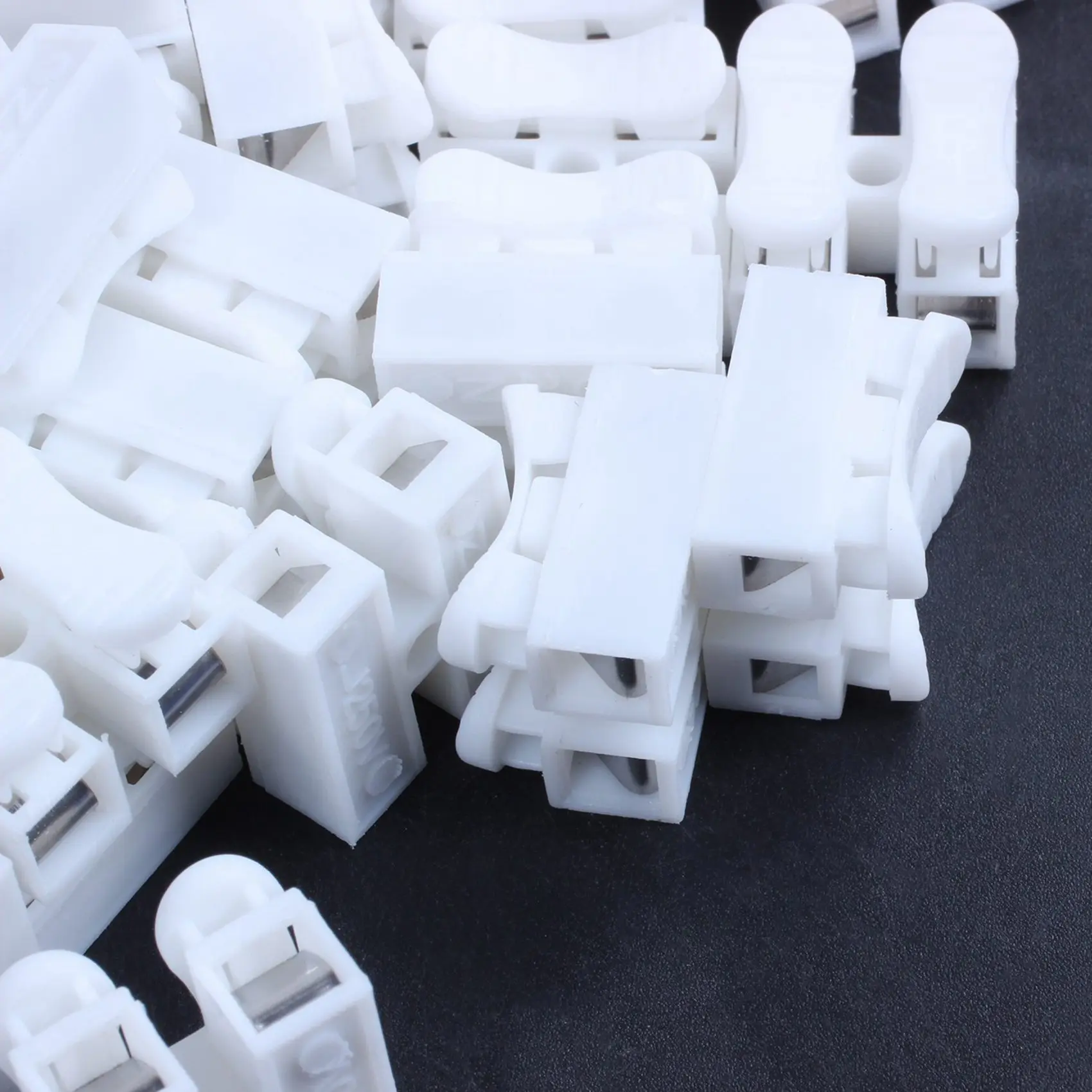 150PCS CH2 Spring Quick Wire Connector Cable Clamp Terminal Block Connector For LED Strip Light
150PCS CH2 Spring Quick Wire Connector Cable Clamp Terminal Block Connector For LED Strip Light