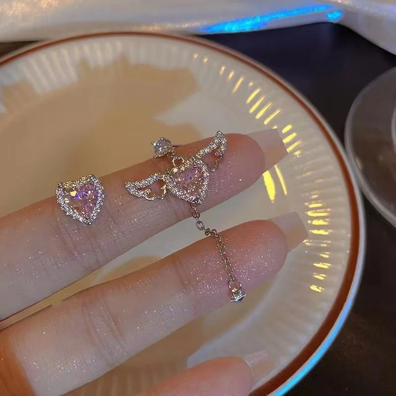 Y2K Pink Heart Angel Wings Earring for Women Girl Asymmetric Long Tassel Pink Crystal Stud Earring Sweet Aesthetic Party Jewelry
Y2K Pink Heart Angel Wings Earring for Women Girl Asymmetric Long Tassel Pink Crystal Stud Earring Sweet Aesthetic Party Jewelry