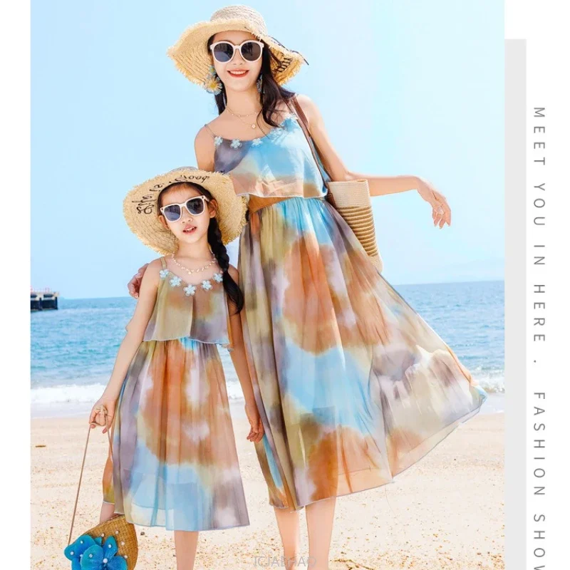 Family Matching Outfits Girl Dress Father Son Tshirt Set Mom Daughter Beach Dress Costume Summer Children Casual Twin Clothes
Family Matching Outfits Girl Dress Father Son Tshirt Set Mom Daughter Beach Dress Costume Summer Children Casual Twin Clothes