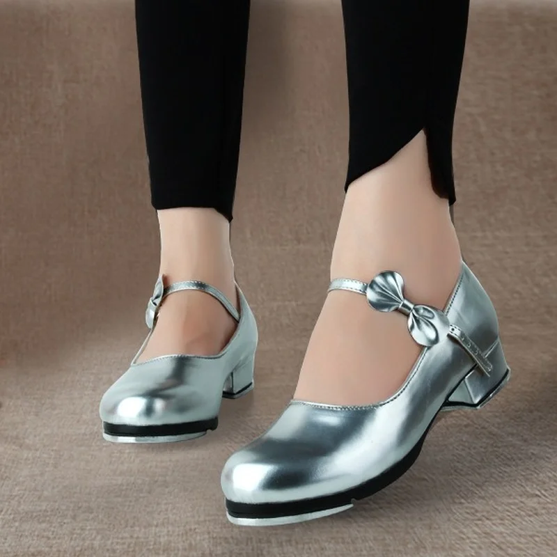 Fashion New Women Girls Tap Dance Shoes Shiny Patent PU Leather Laced Glossy Bow Tie Kids Tap Shoes Teacher Stage Dance Shoes
Fashion New Women Girls Tap Dance Shoes Shiny Patent PU Leather Laced Glossy Bow Tie Kids Tap Shoes Teacher Stage Dance Shoes