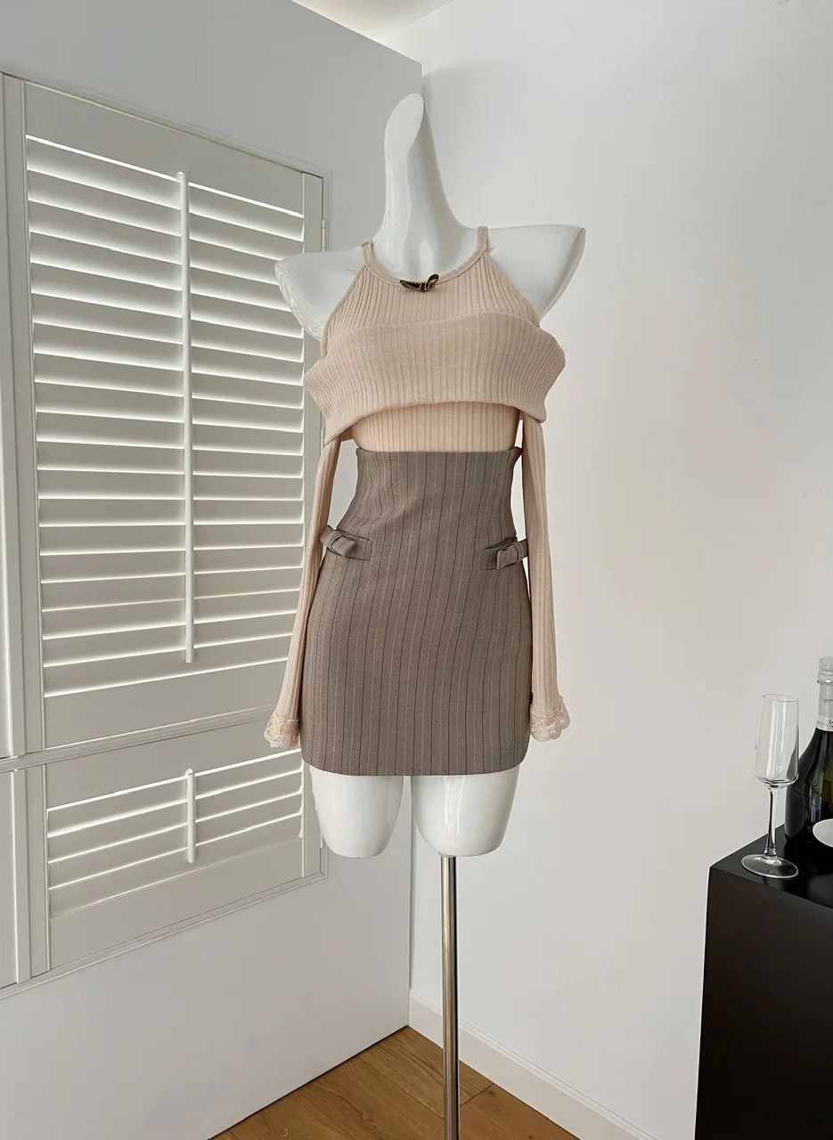Women Korean Retro Shoujo Girl Coquette Gyaru Knit Evening Stylish Outfits 2 Piece Set Long Sleeve Top + High Waist Mini Skirt
Women Korean Retro Shoujo Girl Coquette Gyaru Knit Evening Stylish Outfits 2 Piece Set Long Sleeve Top + High Waist Mini Skirt