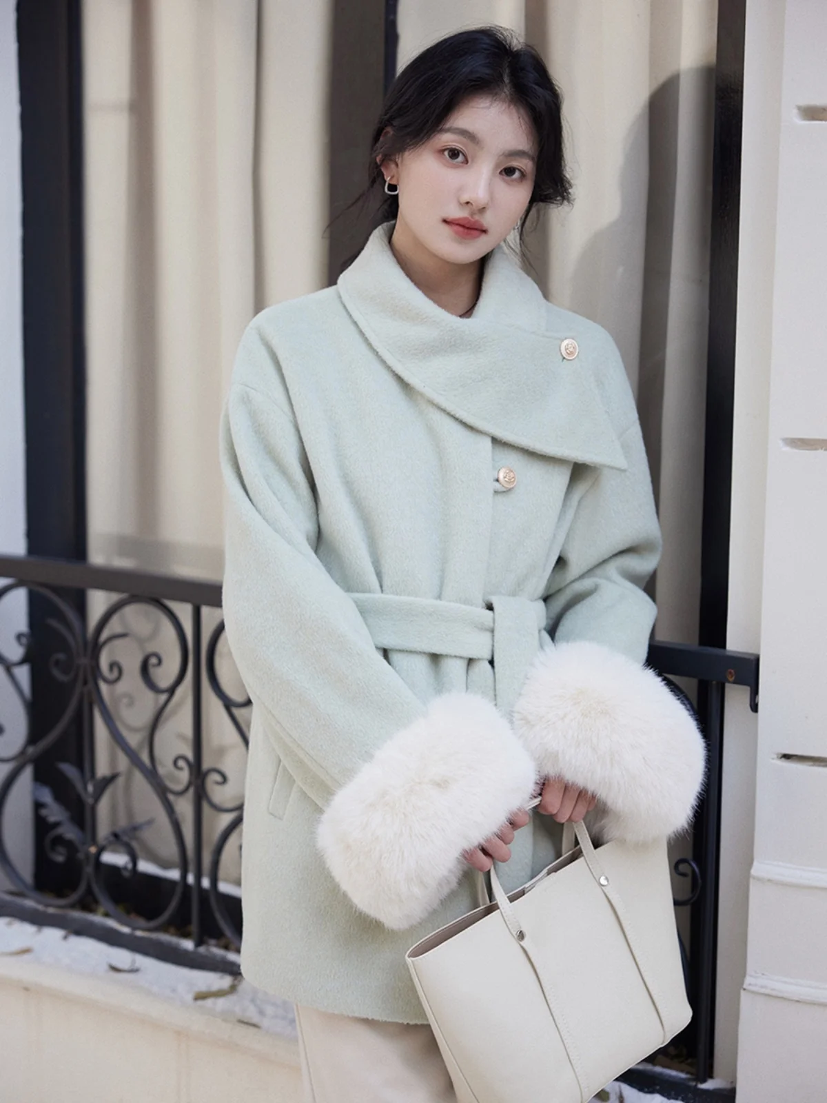 Утепленное шерстяное пальто с поясом на талии, средней длины, в корейском стиле, женская модная верхняя одежда от Er Yang Design
Утепленное шерстяное пальто с поясом на талии, средней длины, в корейском стиле, женская модная верхняя одежда от Er Yang Design