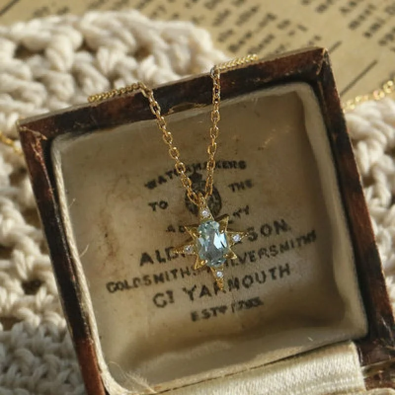 Exquisite Eight Pointed Star Pendant Necklace Inlay Sea Blue Zircon Crystal Clavicle Chain Necklace for Women Charm Jewelry Gift
Exquisite Eight Pointed Star Pendant Necklace Inlay Sea Blue Zircon Crystal Clavicle Chain Necklace for Women Charm Jewelry Gift