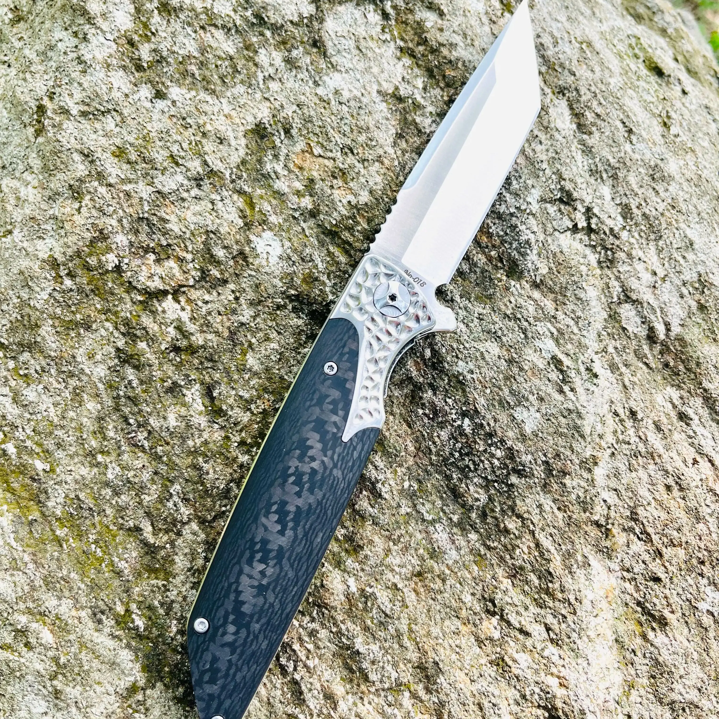 Hot Sale New Outdoor FoldingKnife PocketKnife Camping Survival Hunting Rescue MultiTool Titanium Alloy carbon fiber Handle Blade
Hot Sale New Outdoor FoldingKnife PocketKnife Camping Survival Hunting Rescue MultiTool Titanium Alloy carbon fiber Handle Blade