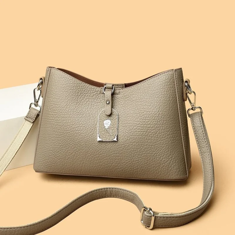 Luxury Crystal Embellished Clutch Bag For Women Designer Inspired Evening Bag With Strategically Placed Stones
Luxury Crystal Embellished Clutch Bag For Women Designer Inspired Evening Bag With Strategically Placed Stones